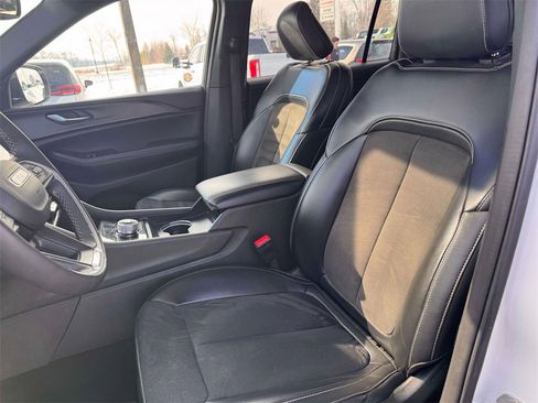 Used 2024 Jeep Grand Cherokee L Laredo image 13