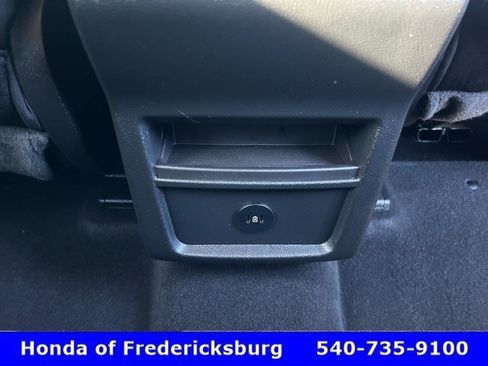 Used 2023 Ford Edge SE w/ Black Appearance Package image 33