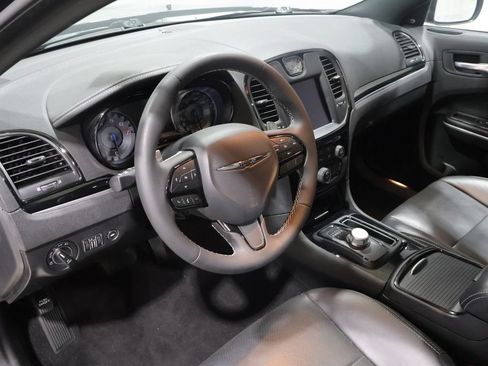 Used 2022 Chrysler 300 S w/ Comfort Group RWD image 16