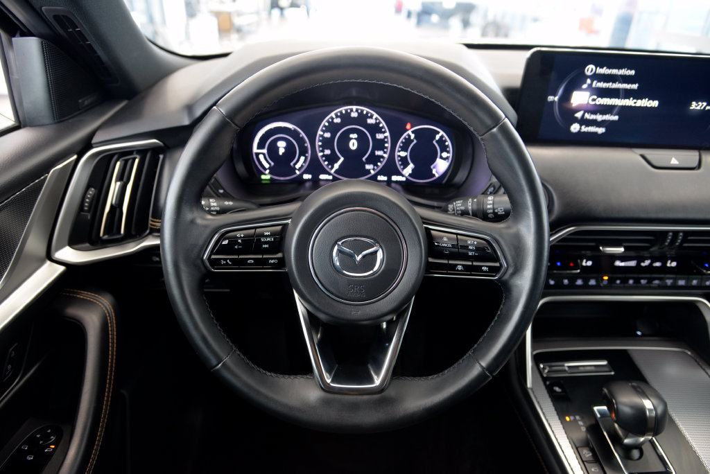 Certified 2025 MAZDA CX-70 Plug-In Hybrid w/ Premium Plus AWD/4WD image 18
