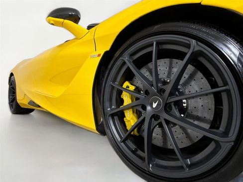 Used 2024 McLaren 750S Spider image 38
