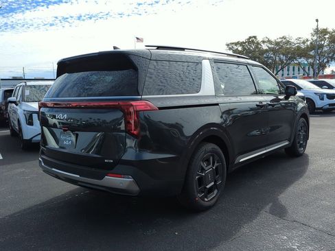 New 2026 Kia Carnival SX image 8