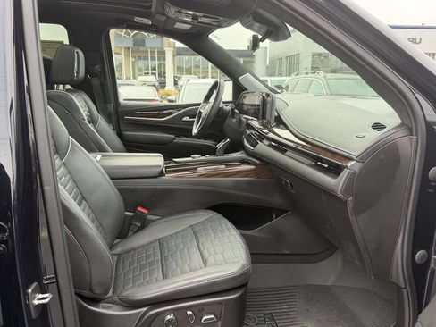 Used 2023 Cadillac Escalade ESV Sport Platinum AWD/4WD image 10