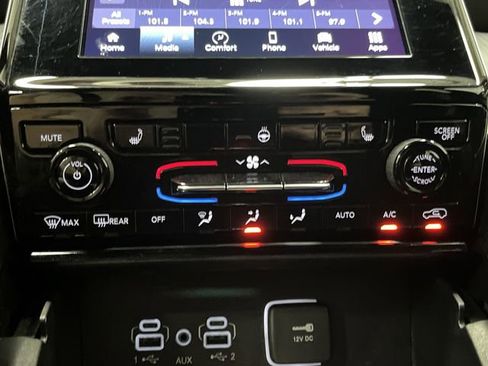 Used 2024 Jeep Grand Cherokee L Laredo image 19