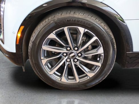 Certified 2024 Cadillac Lyriq Sport w/ LPO, Floor Liner Package AWD/4WD image 29