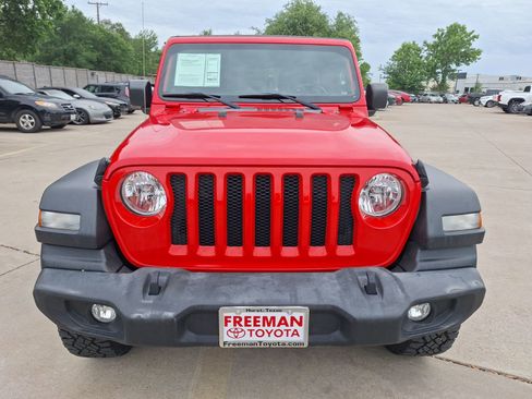 Used 2018 Jeep Wrangler Unlimited Sport AWD/4WD image 9