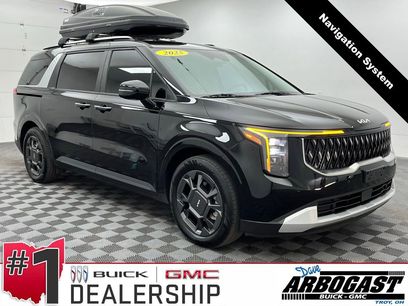 Used 2025 Kia Carnival EX