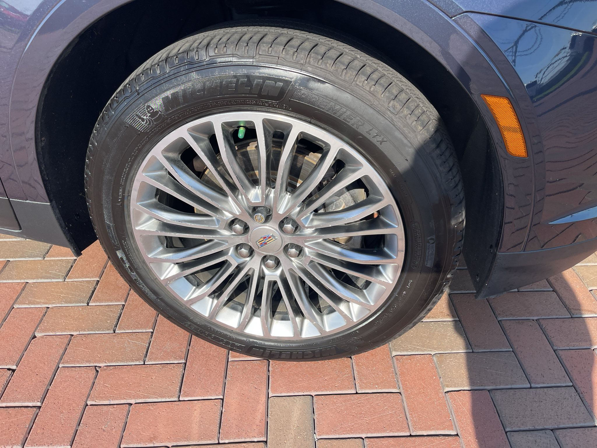 Used 2018 Cadillac XT5 AWD image 6