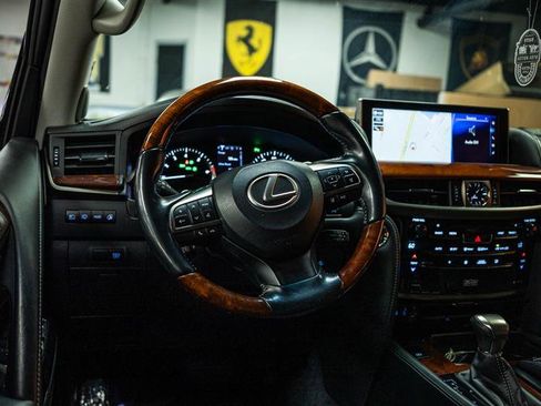 Used 2016 Lexus LX 570 4WD image 22