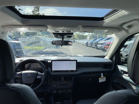 New 2025 Ford Maverick Lariat w/ Black Appearance Package image 39