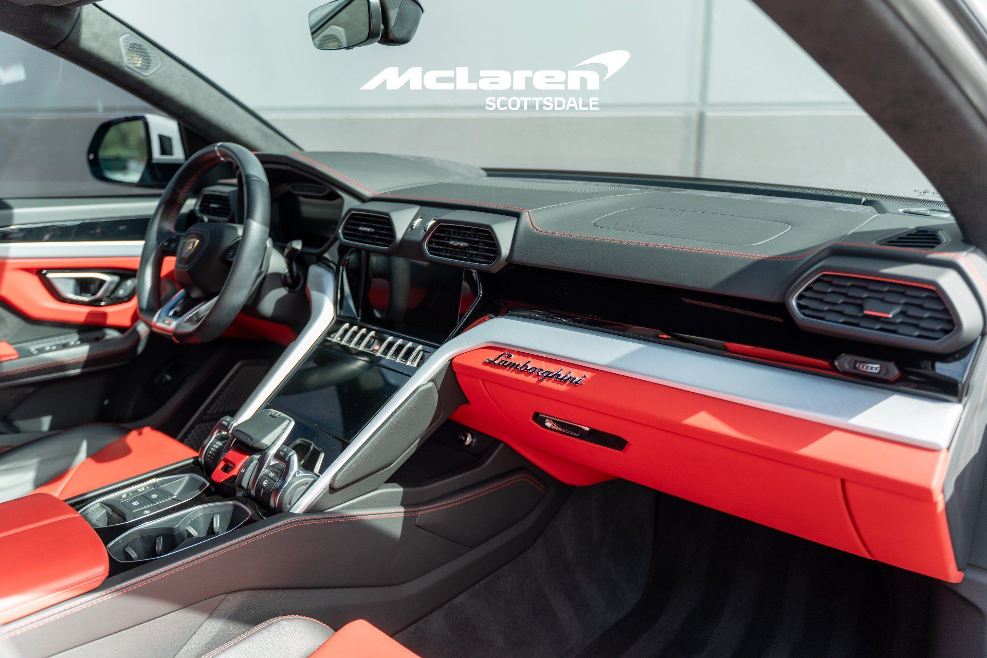 Used 2022 Lamborghini Urus AWD/4WD image 19