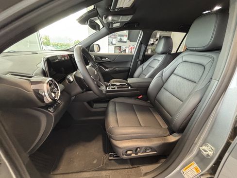 Used 2026 Chevrolet Equinox LT w/ Convenience Package II AWD/4WD image 8
