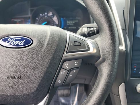 Used 2022 Ford Edge SEL image 22