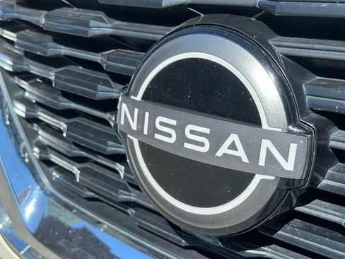 Used 2023 Nissan Rogue SV AWD/4WD image 9