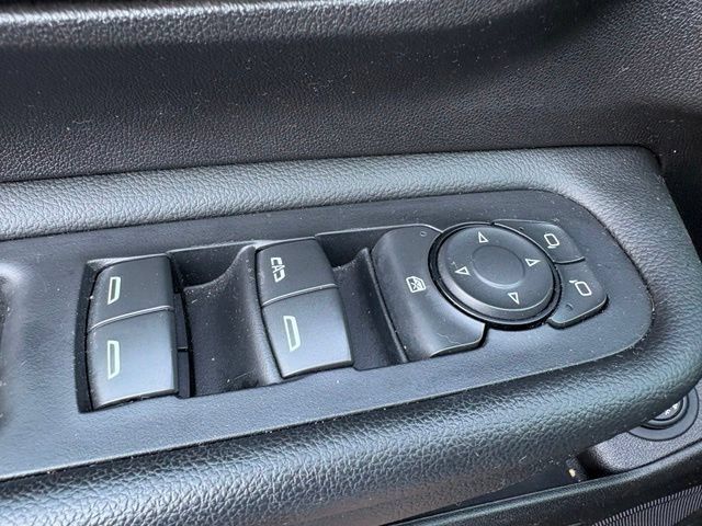 Used 2024 GMC Terrain SLE w/ Driver Convenience Package AWD/4WD image 14