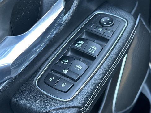 Used 2019 RAM 1500 Laramie image 13