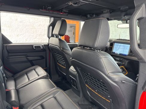 Used 2024 Ford Bronco Badlands w/ Sasquatch Package AWD/4WD image 43