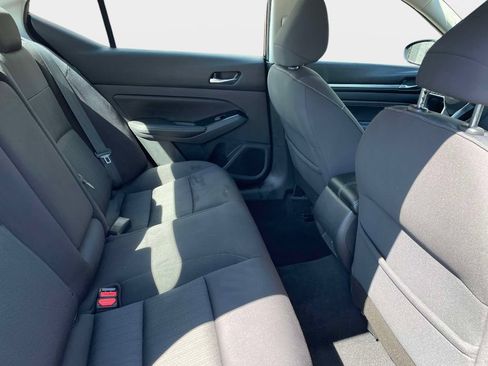 Used 2021 Nissan Altima 2.5 SV FWD image 12