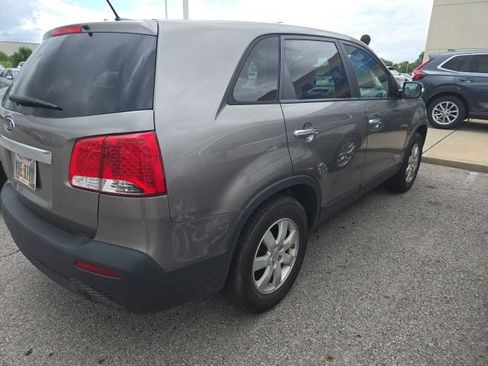 Used 2011 Kia Sorento 2WD image 3