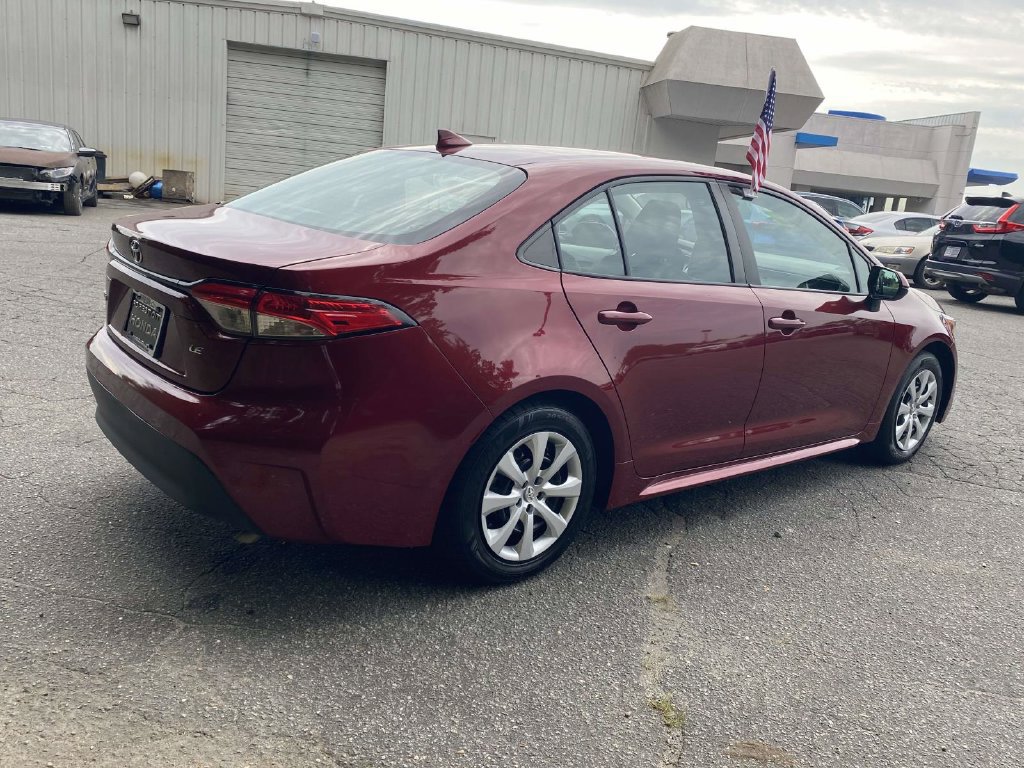 Used 2024 Toyota Corolla LE FWD image 5