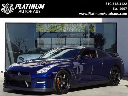 Used 2014 Nissan GT-R Black Edition image 1