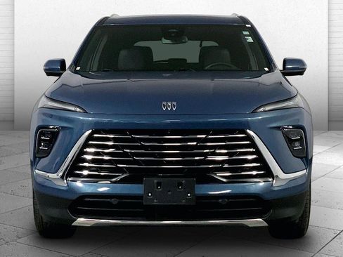 Used 2025 Buick Enclave Preferred image 2