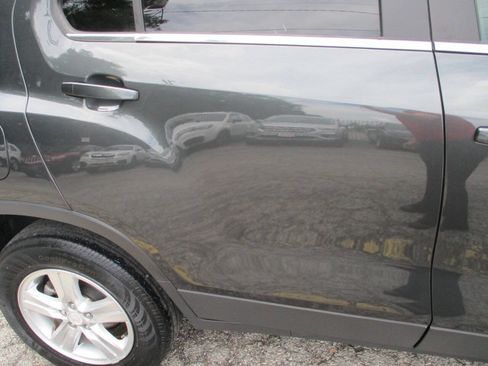 Used 2018 Chevrolet Trax LT AWD/4WD image 18