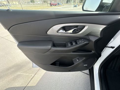 Used 2023 Chevrolet Traverse LT w/ LT Premium Package image 22