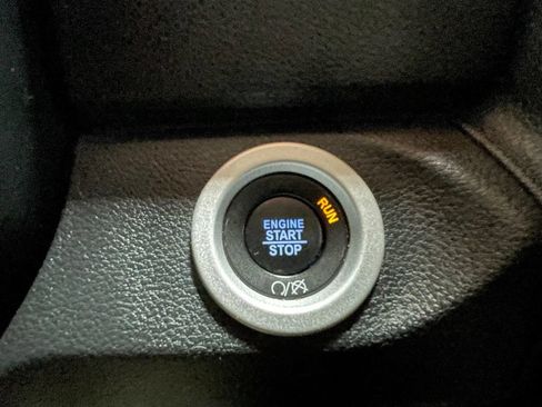 Used 2018 RAM 2500 Laramie w/ Snow Chief Group AWD/4WD image 31