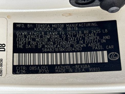 Used 2019 Lexus ES 300h Ultra Luxury w/ Accessory Package 2 image 24