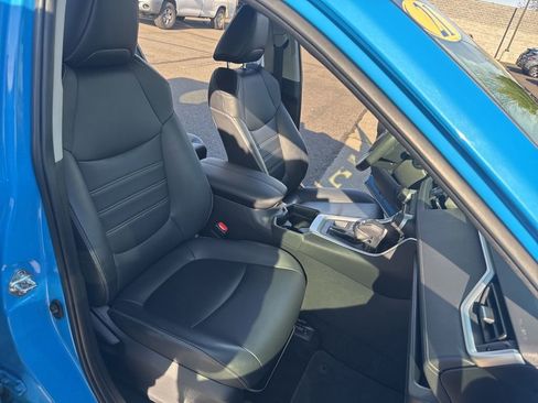 Used 2021 Toyota RAV4 XLE Premium image 14