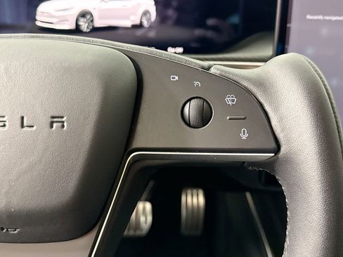 Used 2022 Tesla Model S Plaid image 12