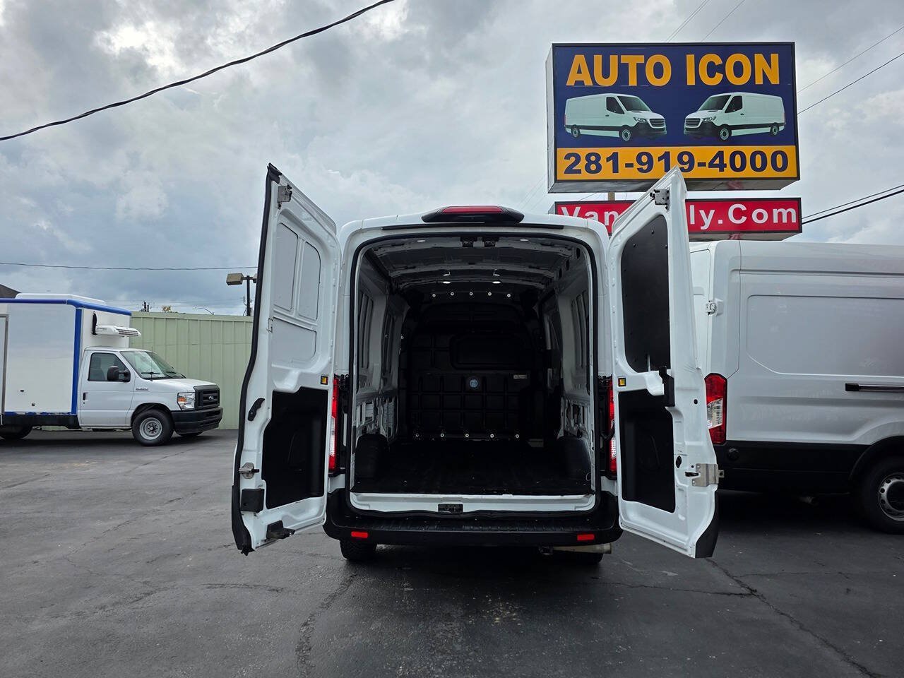 Used 2020 Ford Transit 250 Medium Roof RWD image 12