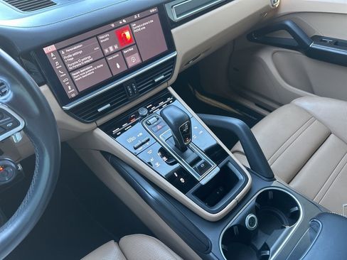 Used 2021 Porsche Cayenne GTS image 27