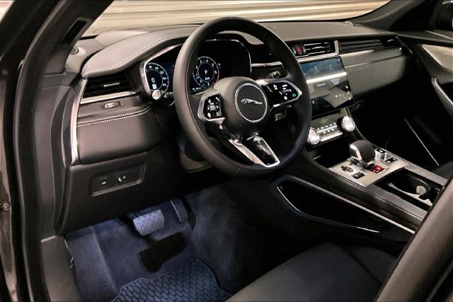 New 2026 Jaguar F-PACE R-Dynamic S AWD/4WD image 7