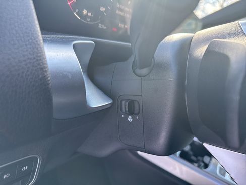 Certified 2025 Mercedes-Benz GLB 250 GLB 250 w/ Exclusive Package image 10