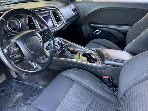 Used 2018 Dodge Challenger SXT RWD image 10