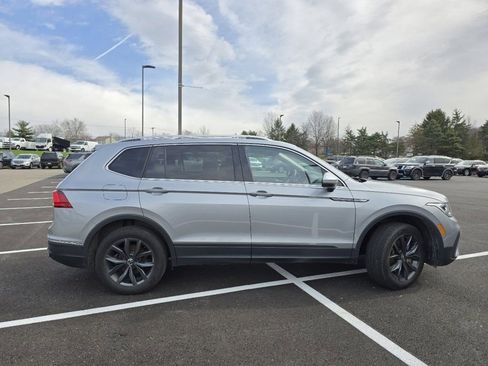 Used 2023 Volkswagen Tiguan SE AWD/4WD image 13