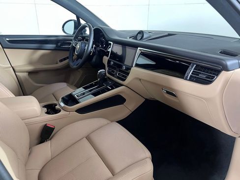 Certified 2023 Porsche Macan Turbo AWD/4WD image 18