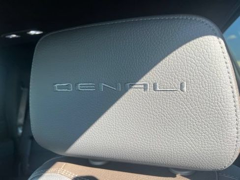 Used 2022 GMC Sierra 3500 Denali w/ Denali Ultimate Package AWD/4WD image 38