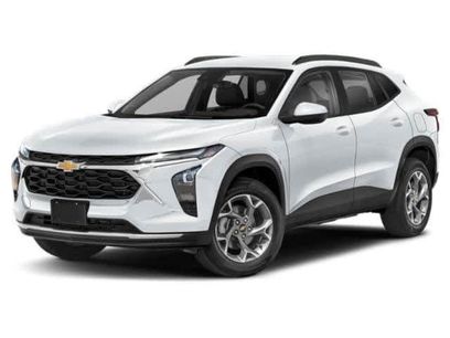 Used 2025 Chevrolet Trax LT