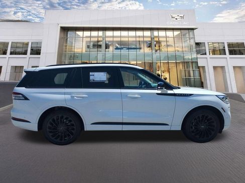 Used 2022 Lincoln Aviator Reserve w/ Equipment Group 201A AWD/4WD image 4