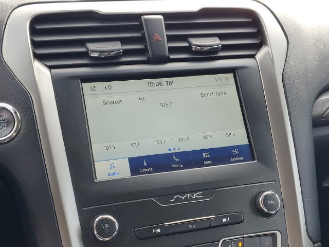 Used 2020 Ford Fusion SE FWD image 20