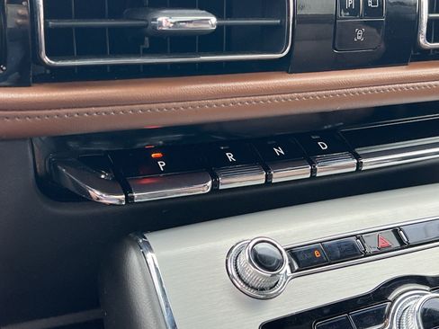 Used 2023 Lincoln Aviator Reserve w/ Elements Package Plus AWD/4WD image 29