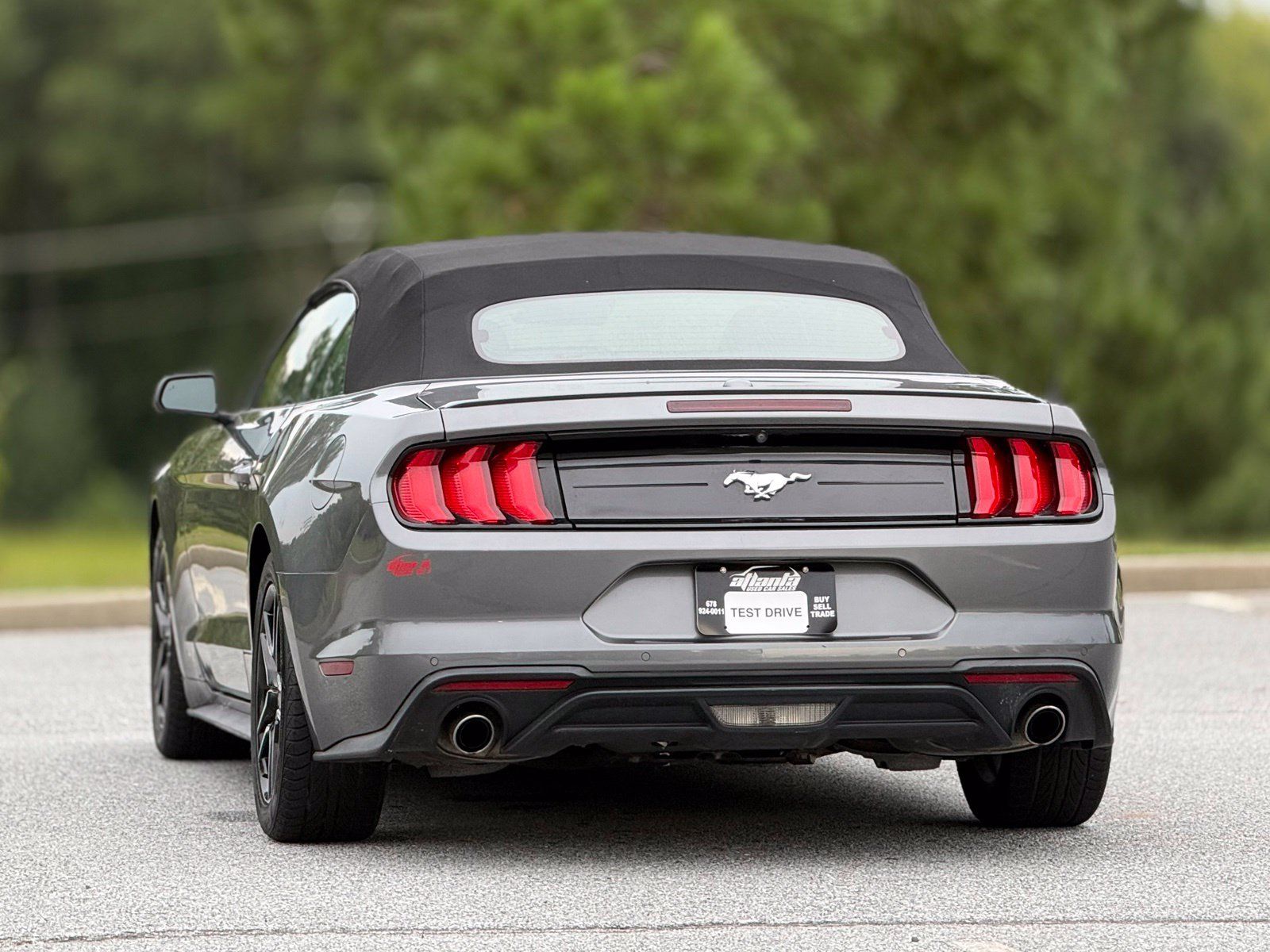 Used 2021 Ford Mustang Premium RWD image 5