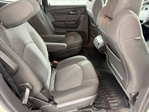 Used 2016 Chevrolet Traverse LT w/ Style and Technology Package image 23