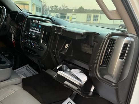 Used 2018 Chevrolet Silverado 1500 LTZ w/ Sport Package AWD/4WD image 38