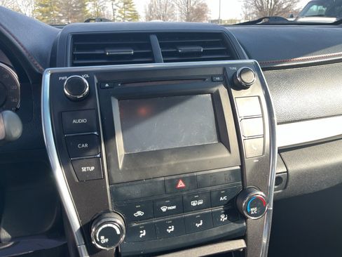 Used 2016 Toyota Camry SE image 20