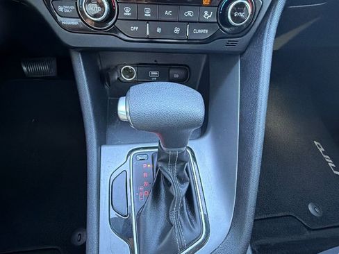 Used 2021 Kia Niro LX image 20