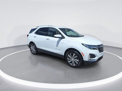 Used 2024 Chevrolet Equinox Premier AWD/4WD image 2